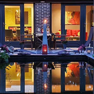 Downtown Hideaway, Grand Deluxe Bed & Breakfast